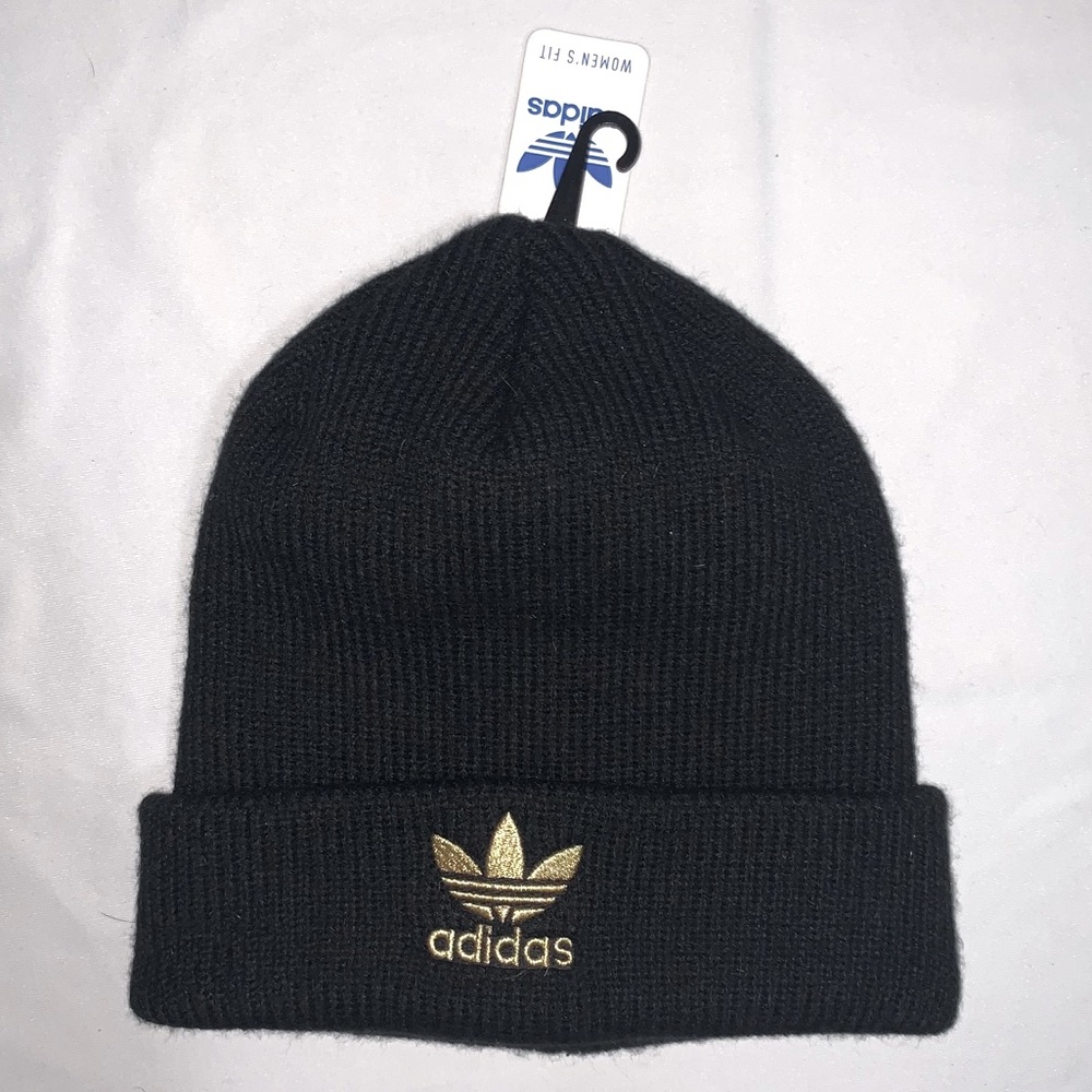 🕋 Adidas 🕋 Women’s Beanie w/ Gold Emblem